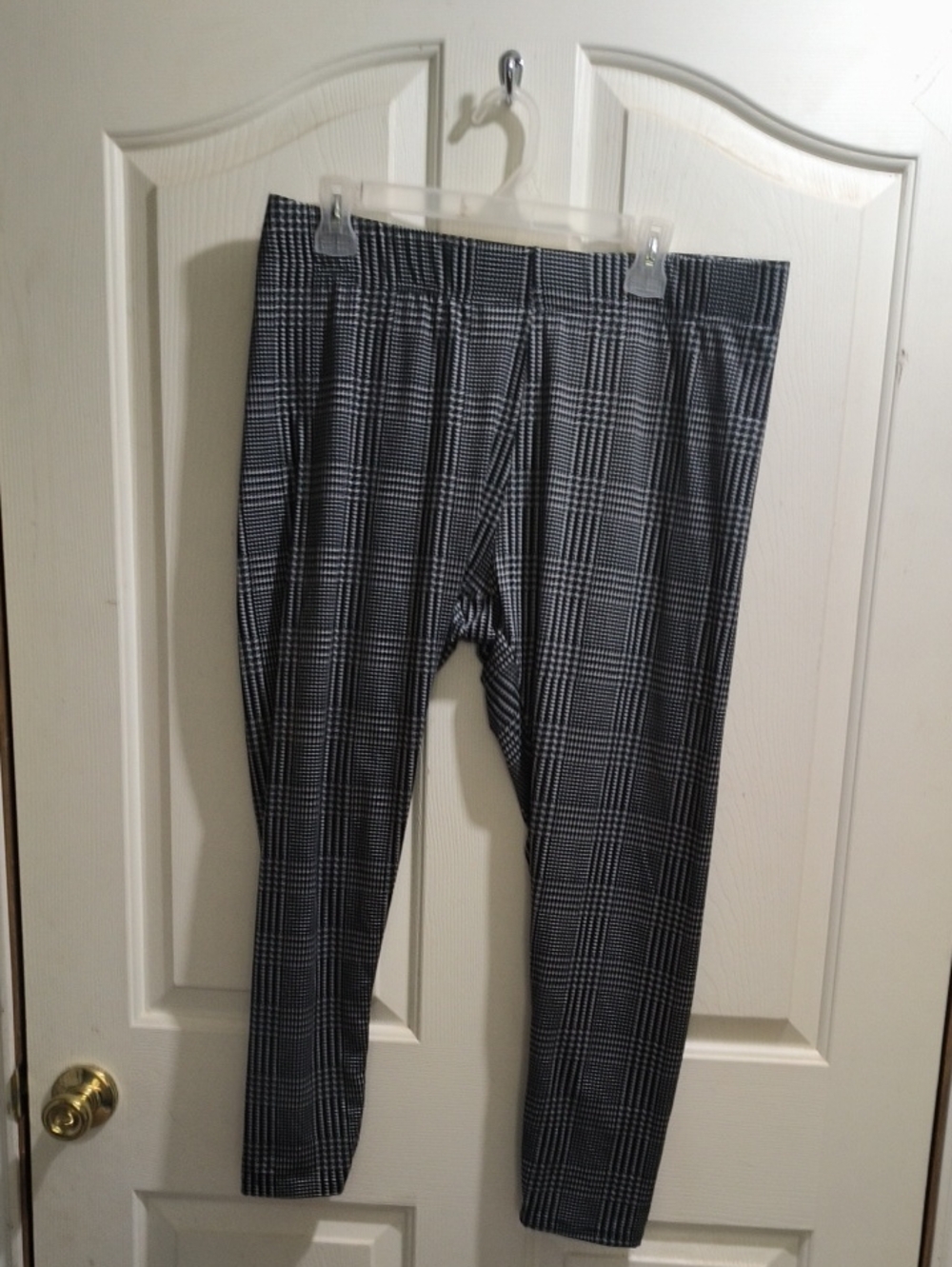 just be Black and White Plaid Leggings